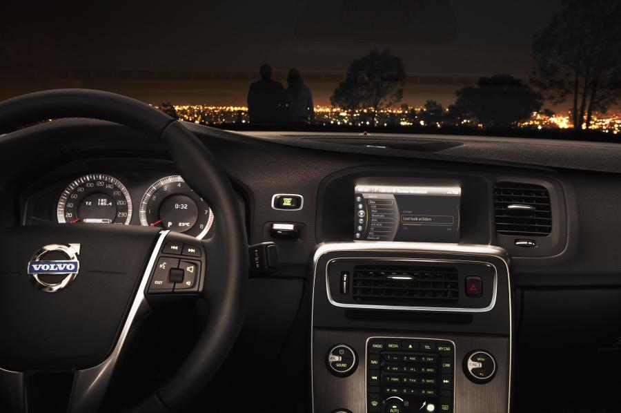  Volvo S60 2010 года  (фото 33 из 226)
